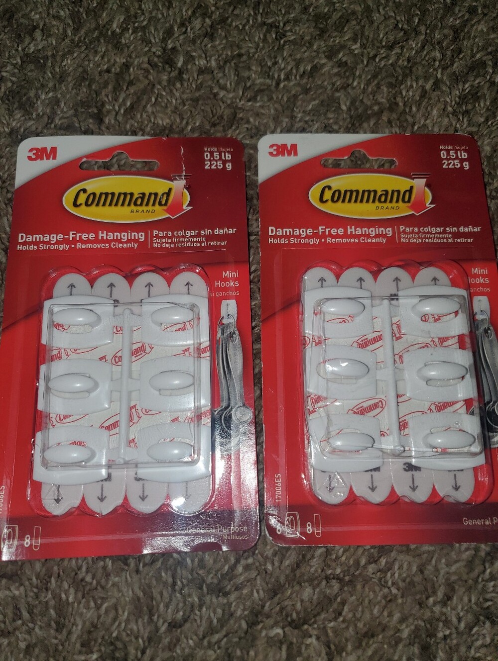 3M Command Damage-Free Hanging Mini Hooks White